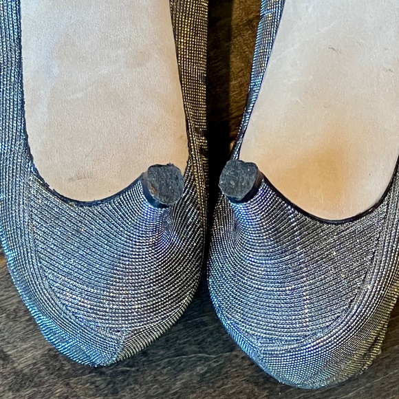 Vaneli Platinum Metallic Kitten Heel Pump Size 9.5 - Picture 11 of 12